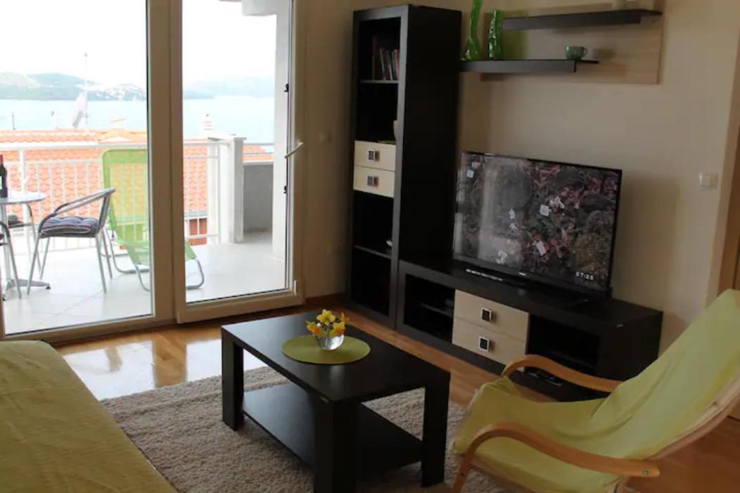 Apartment Mia - Spacious Apartment On 85 M2 With Beautiful Sea View Trogir Eksteriør bilde
