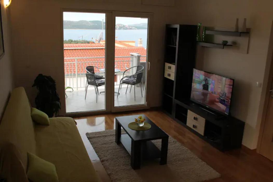 Apartment Mia - Spacious Apartment On 85 M2 With Beautiful Sea View Trogir Eksteriør bilde