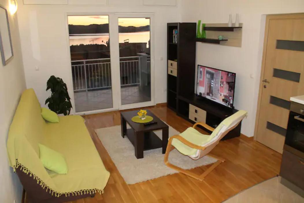 Apartment Mia - Spacious Apartment On 85 M2 With Beautiful Sea View Trogir Eksteriør bilde