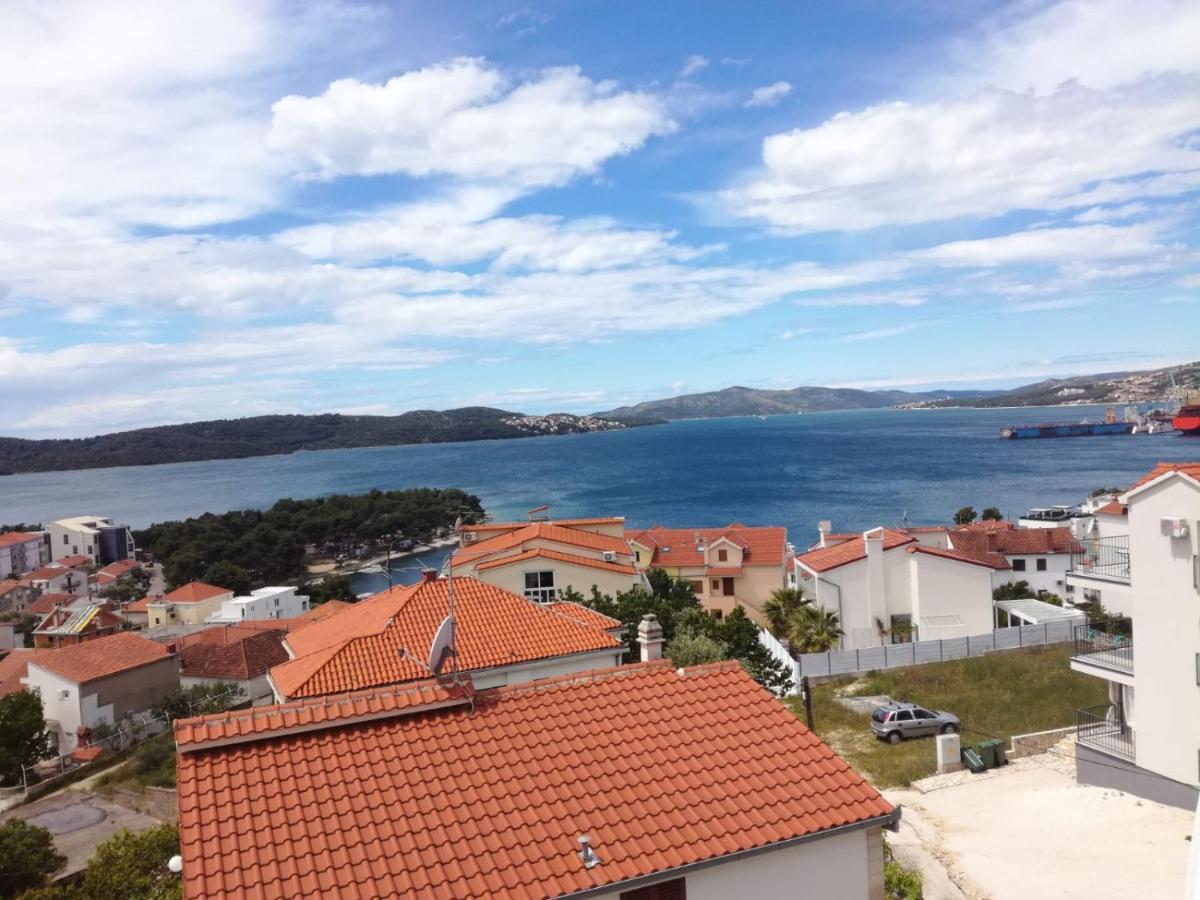 Apartment Mia - Spacious Apartment On 85 M2 With Beautiful Sea View Trogir Eksteriør bilde