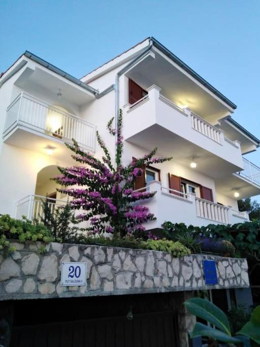 Apartment Mia - Spacious Apartment On 85 M2 With Beautiful Sea View Trogir Eksteriør bilde