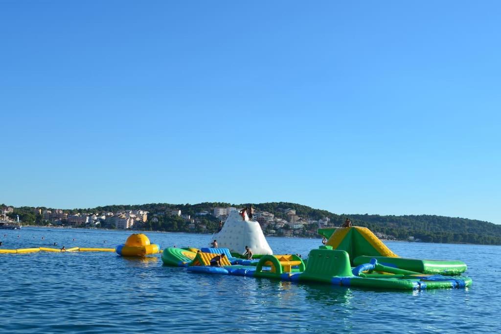 Apartment Mia - Spacious Apartment On 85 M2 With Beautiful Sea View Trogir Eksteriør bilde