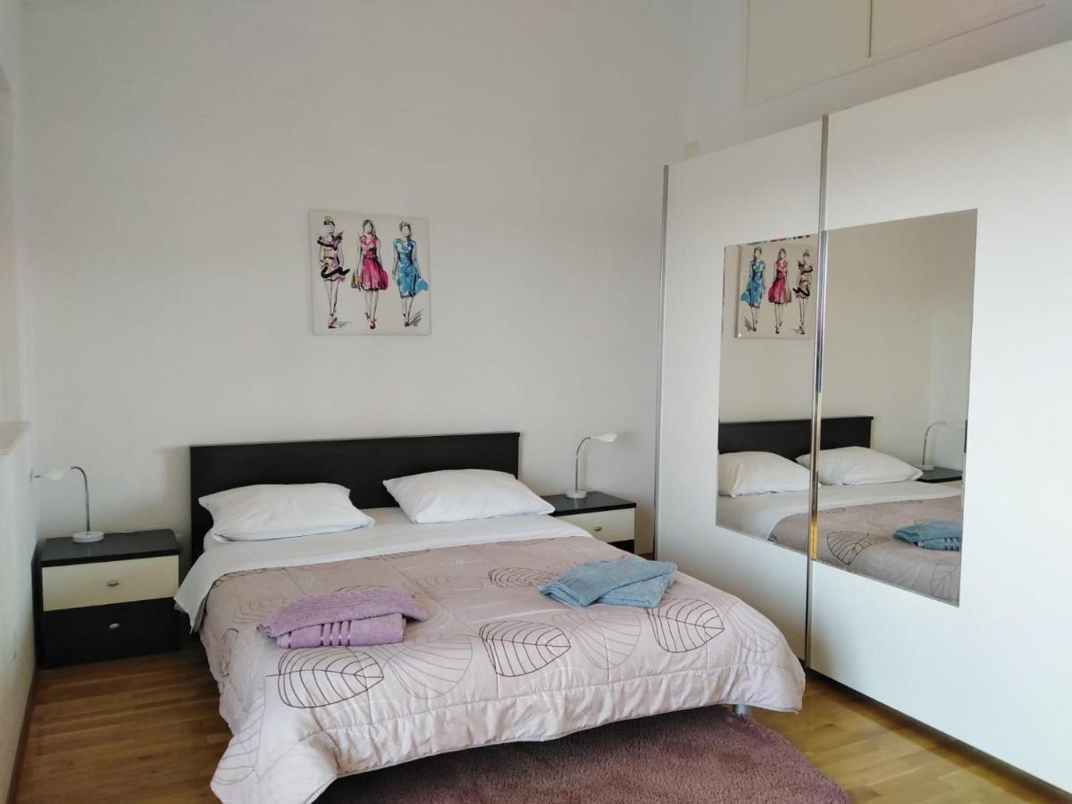 Apartment Mia - Spacious Apartment On 85 M2 With Beautiful Sea View Trogir Eksteriør bilde