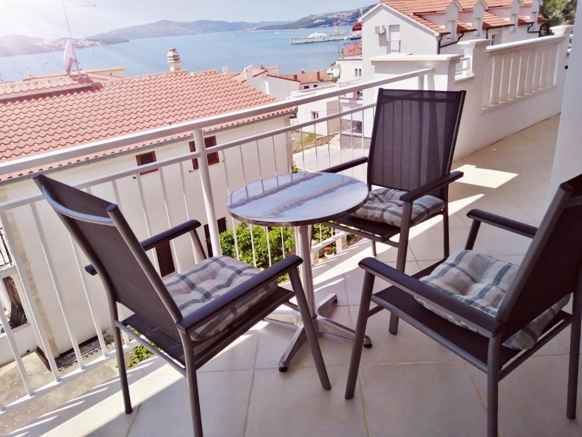 Apartment Mia - Spacious Apartment On 85 M2 With Beautiful Sea View Trogir Eksteriør bilde
