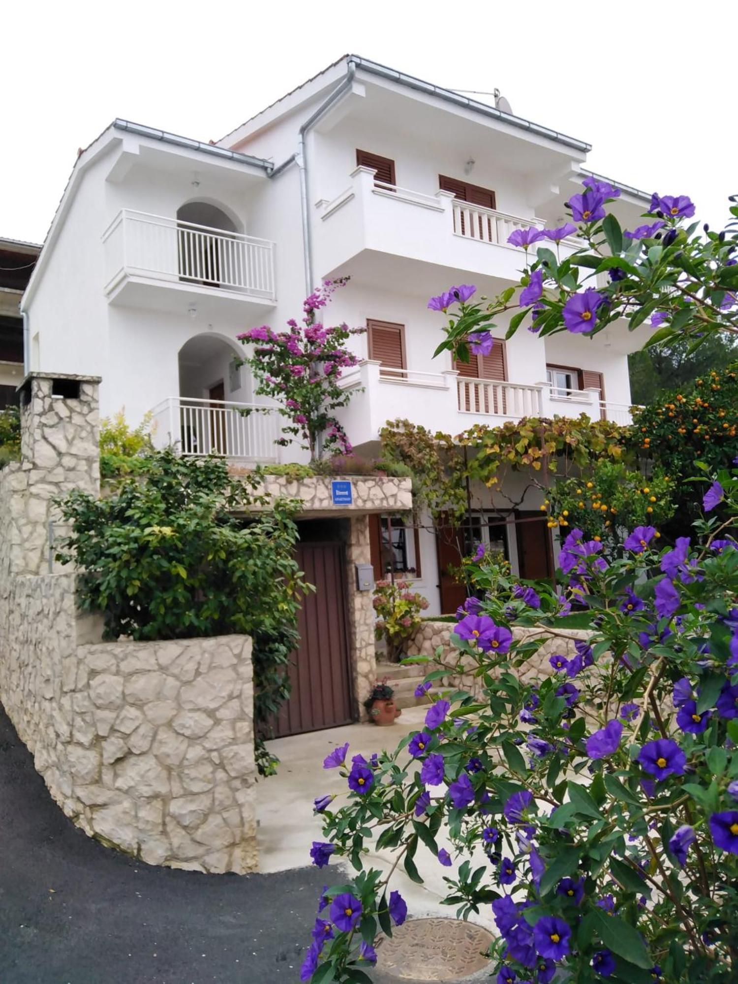 Apartment Mia - Spacious Apartment On 85 M2 With Beautiful Sea View Trogir Eksteriør bilde