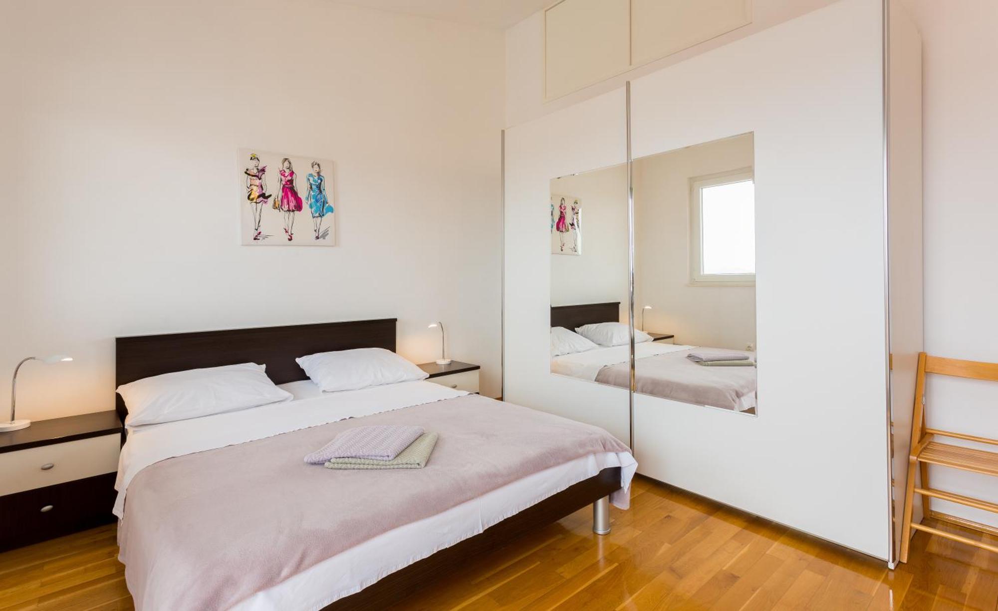 Apartment Mia - Spacious Apartment On 85 M2 With Beautiful Sea View Trogir Eksteriør bilde