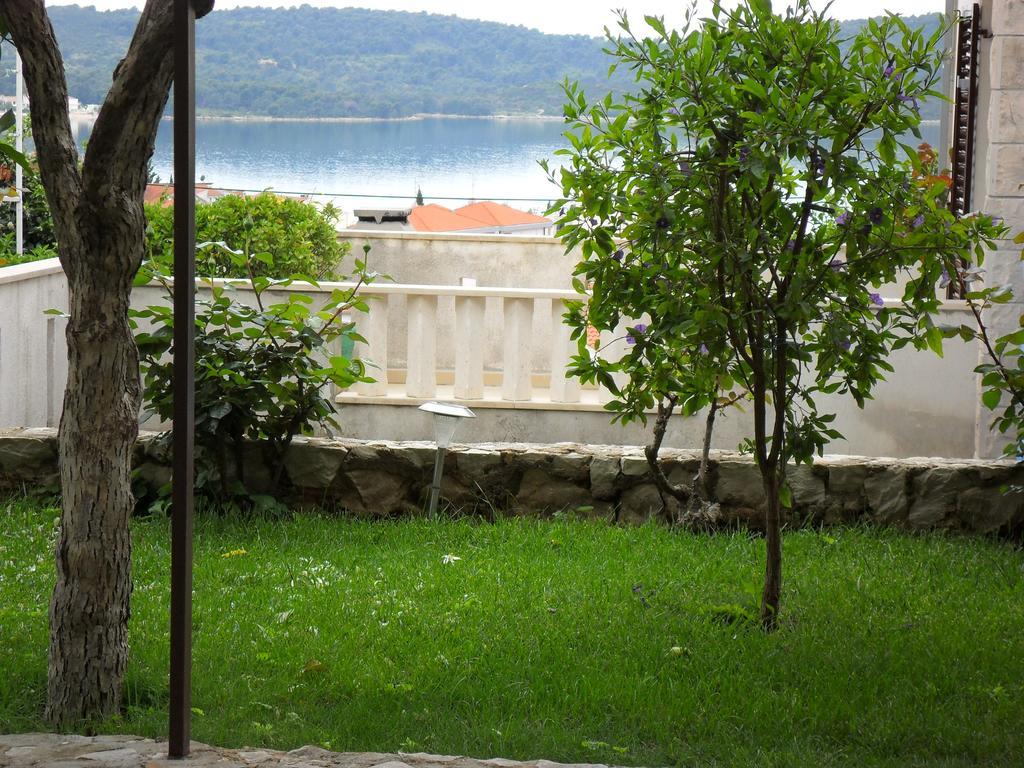 Apartment Mia - Spacious Apartment On 85 M2 With Beautiful Sea View Trogir Eksteriør bilde